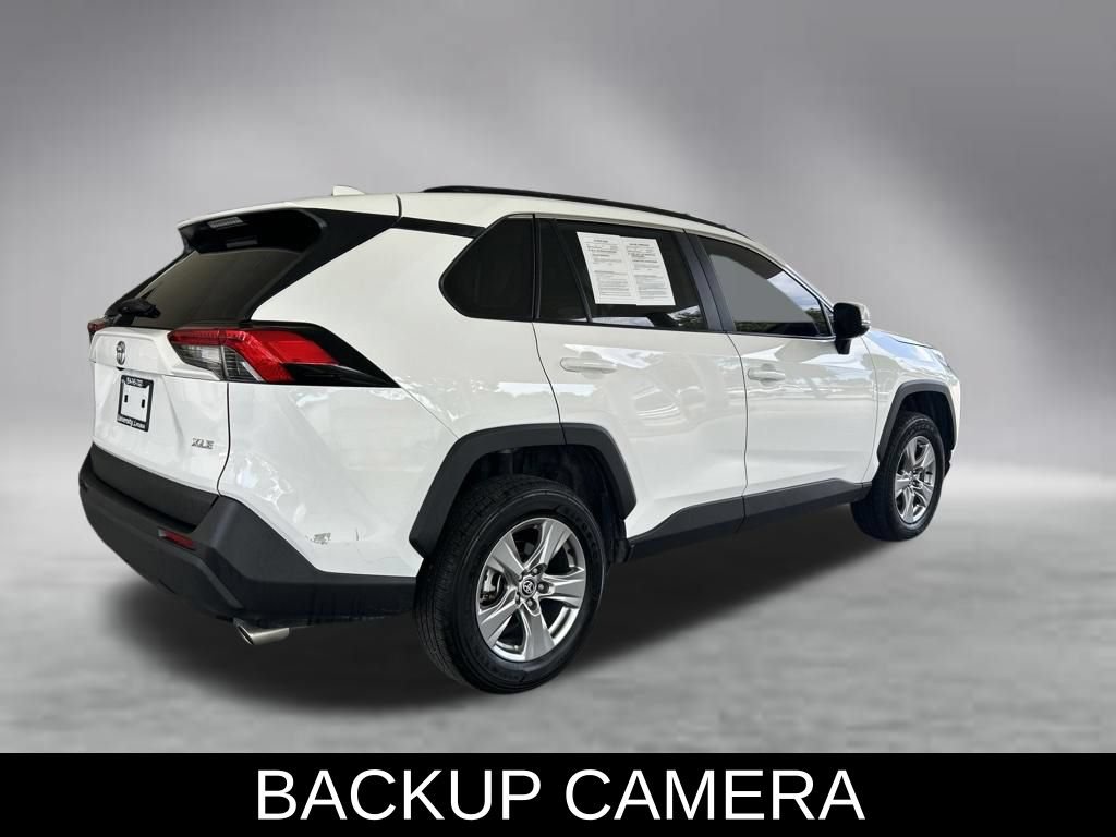 Used 2025 Toyota RAV4 XLE FWD image 4