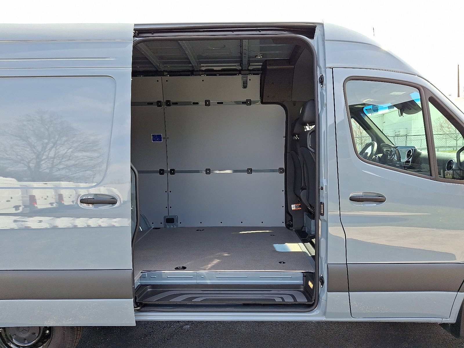 Used 2024 Mercedes-Benz Sprinter 2500 image 8