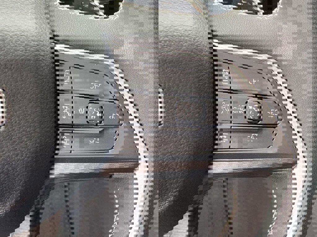 Used 2024 Jeep Grand Cherokee Altitude image 17