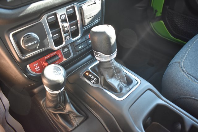 Used 2025 Jeep Wrangler Unlimited Sport AWD/4WD image 27