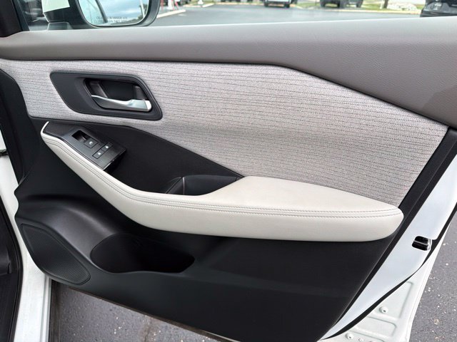 Used 2023 Nissan Rogue SV AWD/4WD image 31
