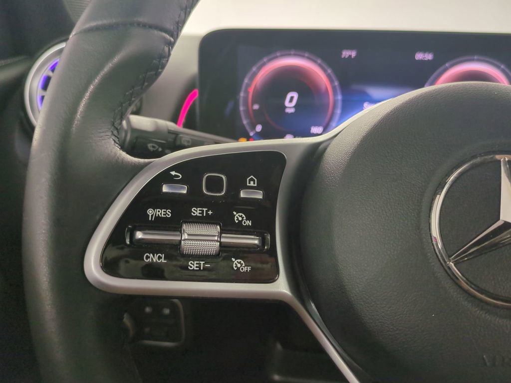 Used 2022 Mercedes-Benz GLB 250 image 32