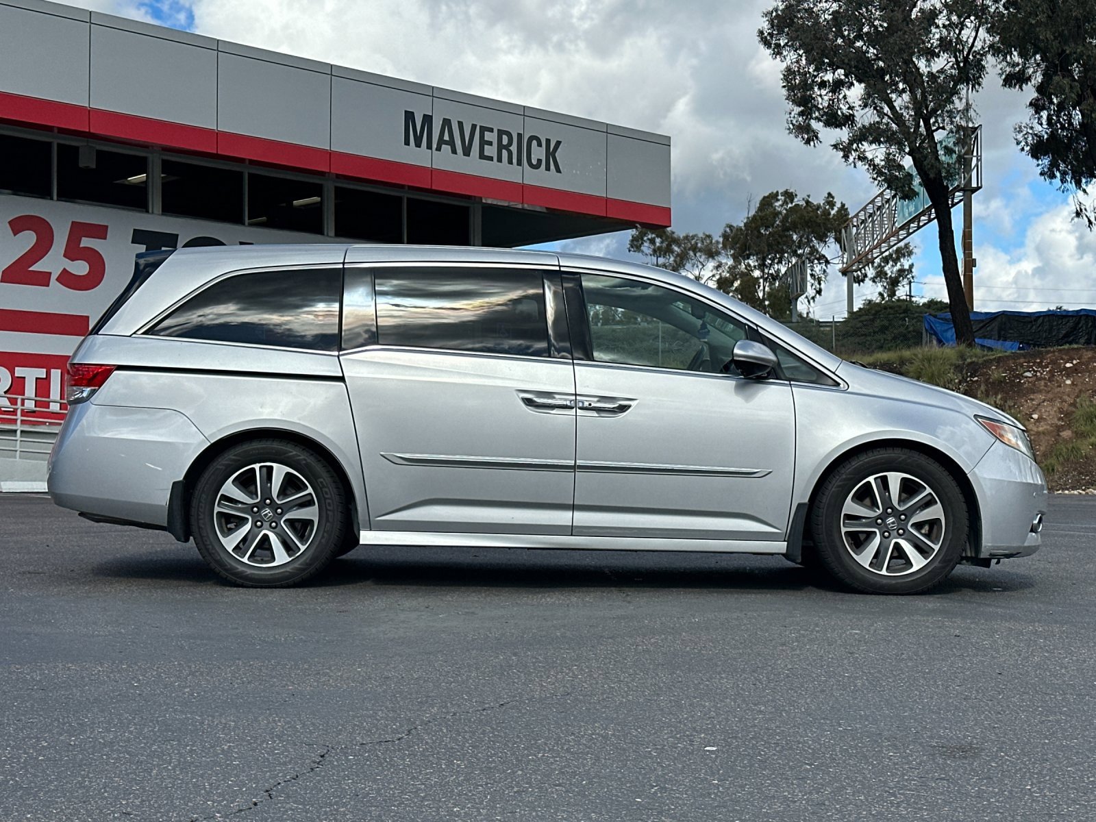 Used 2014 Honda Odyssey Touring image 6
