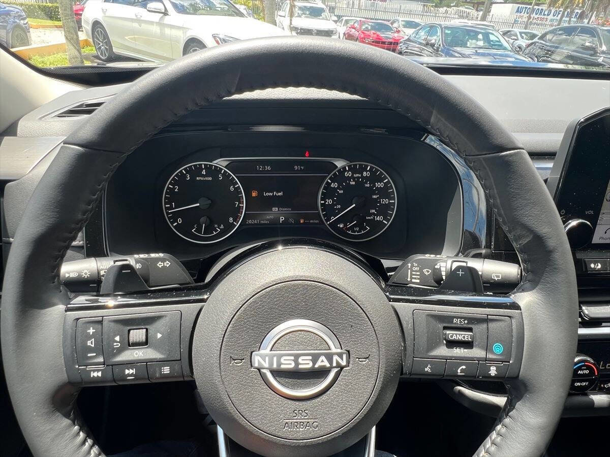 Used 2024 Nissan Pathfinder SL image 12