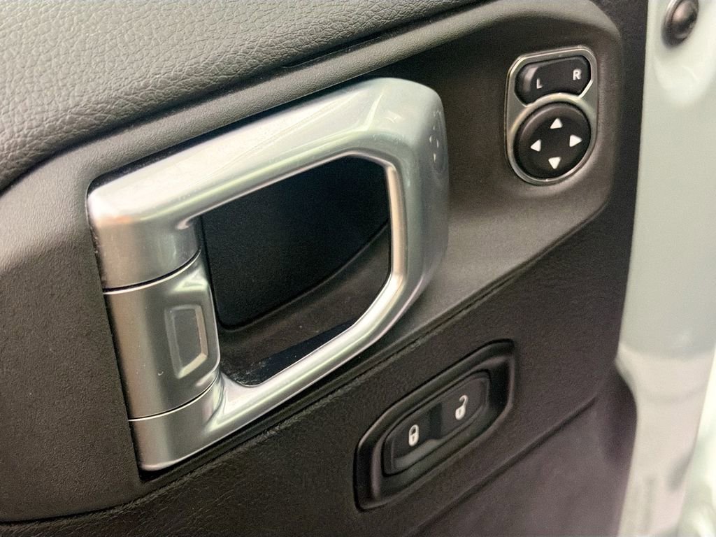 Used 2023 Jeep Wrangler Sahara w/ Cold Weather Group image 18