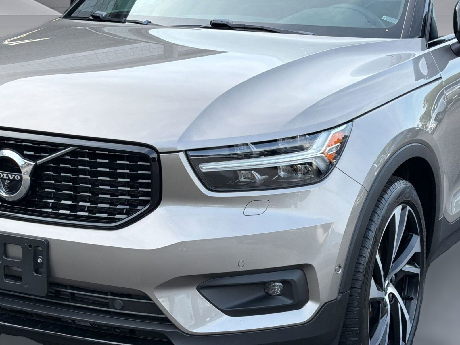 Used 2022 Volvo XC40 T5 R-Design w/ Advanced Package AWD/4WD image 11