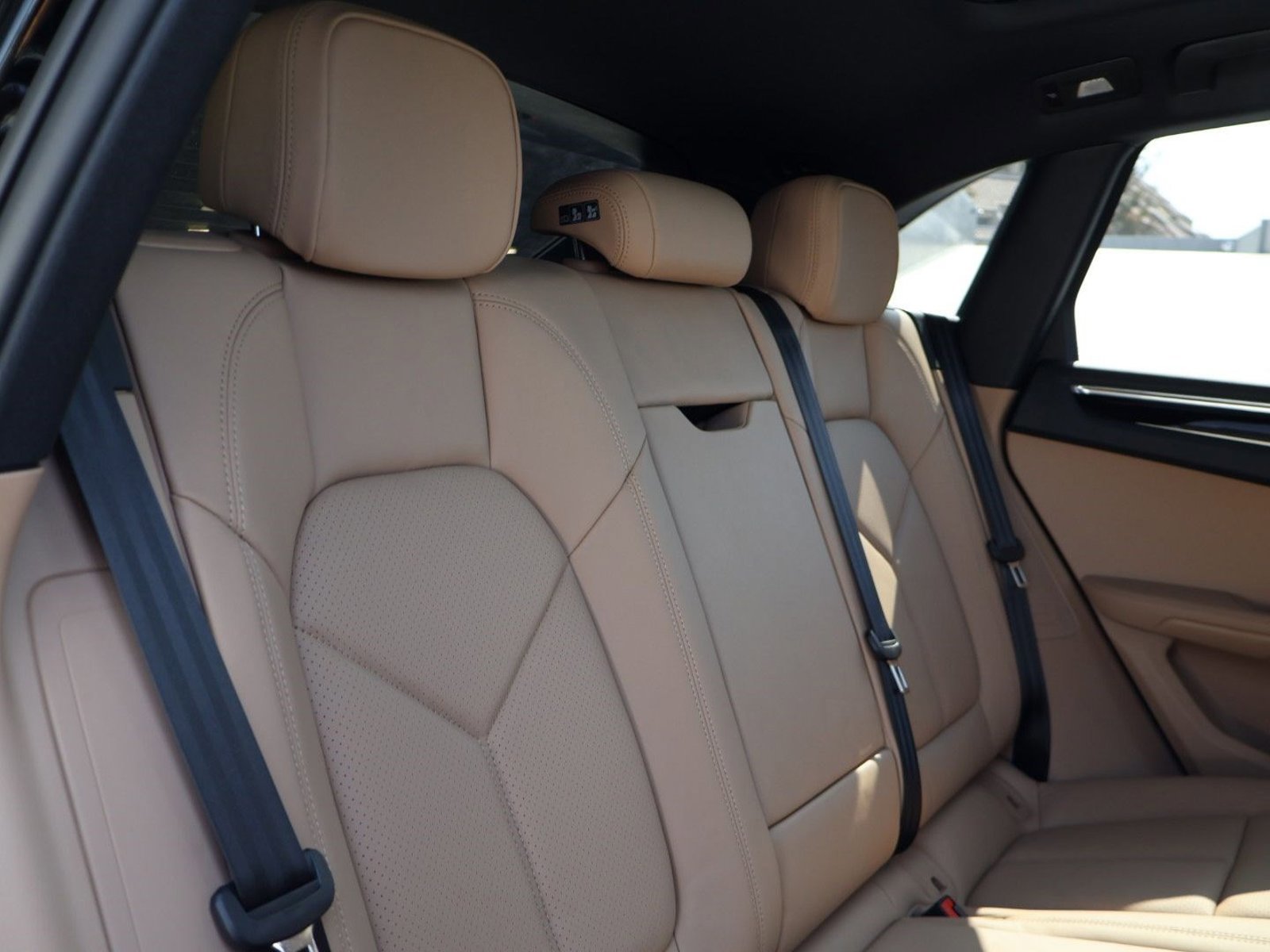 New 2026 Porsche Macan image 22