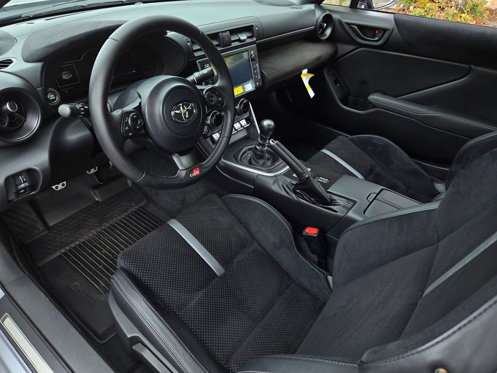 Used 2024 Toyota GR86 Premium image 10