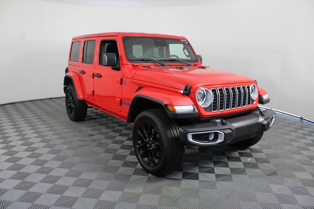 Used 2025 Jeep Wrangler Unlimited Sahara w/ Safety Group AWD/4WD image 24