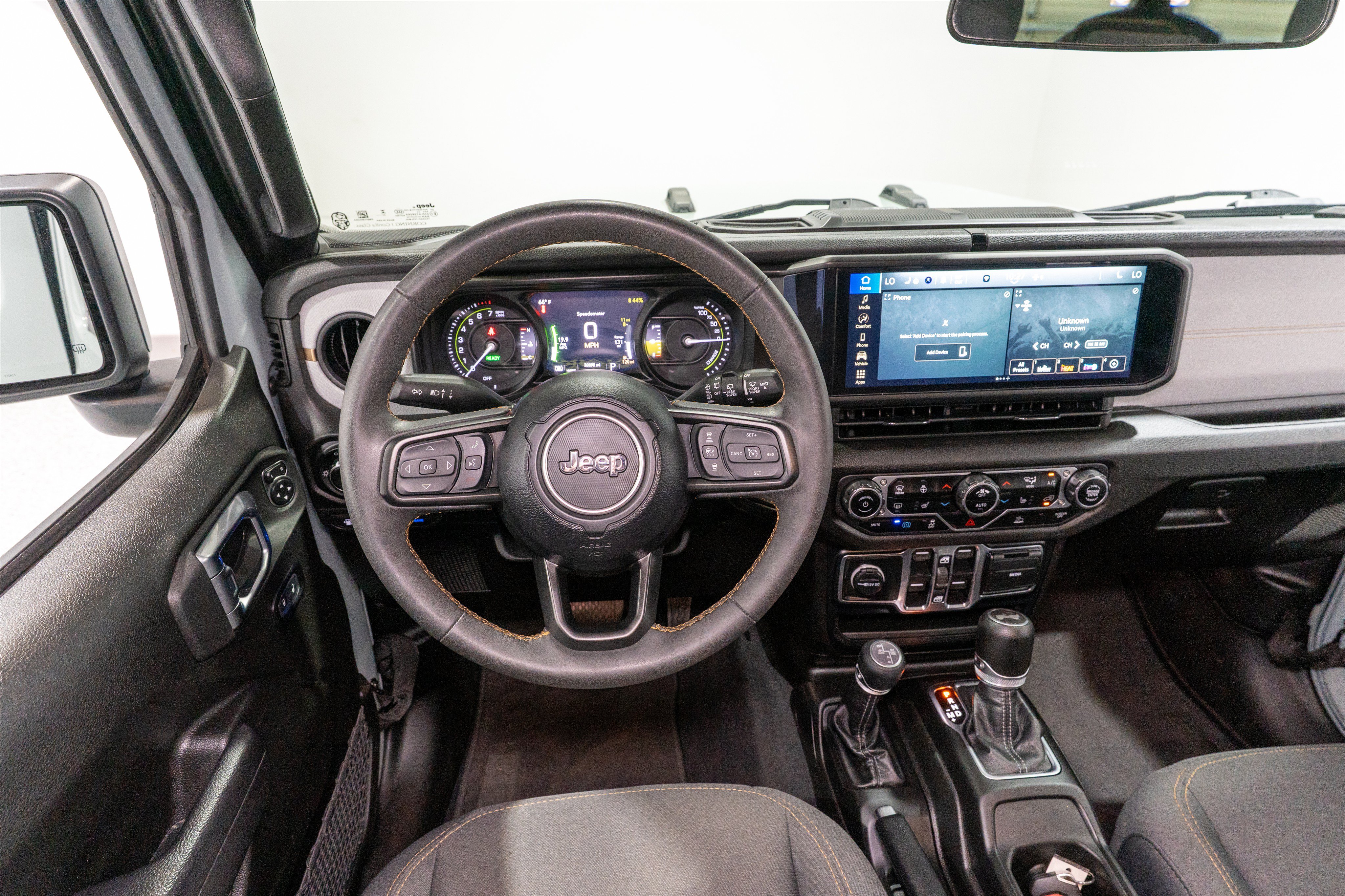 Used 2024 Jeep Wrangler Unlimited w/ Convenience Group AWD/4WD image 11