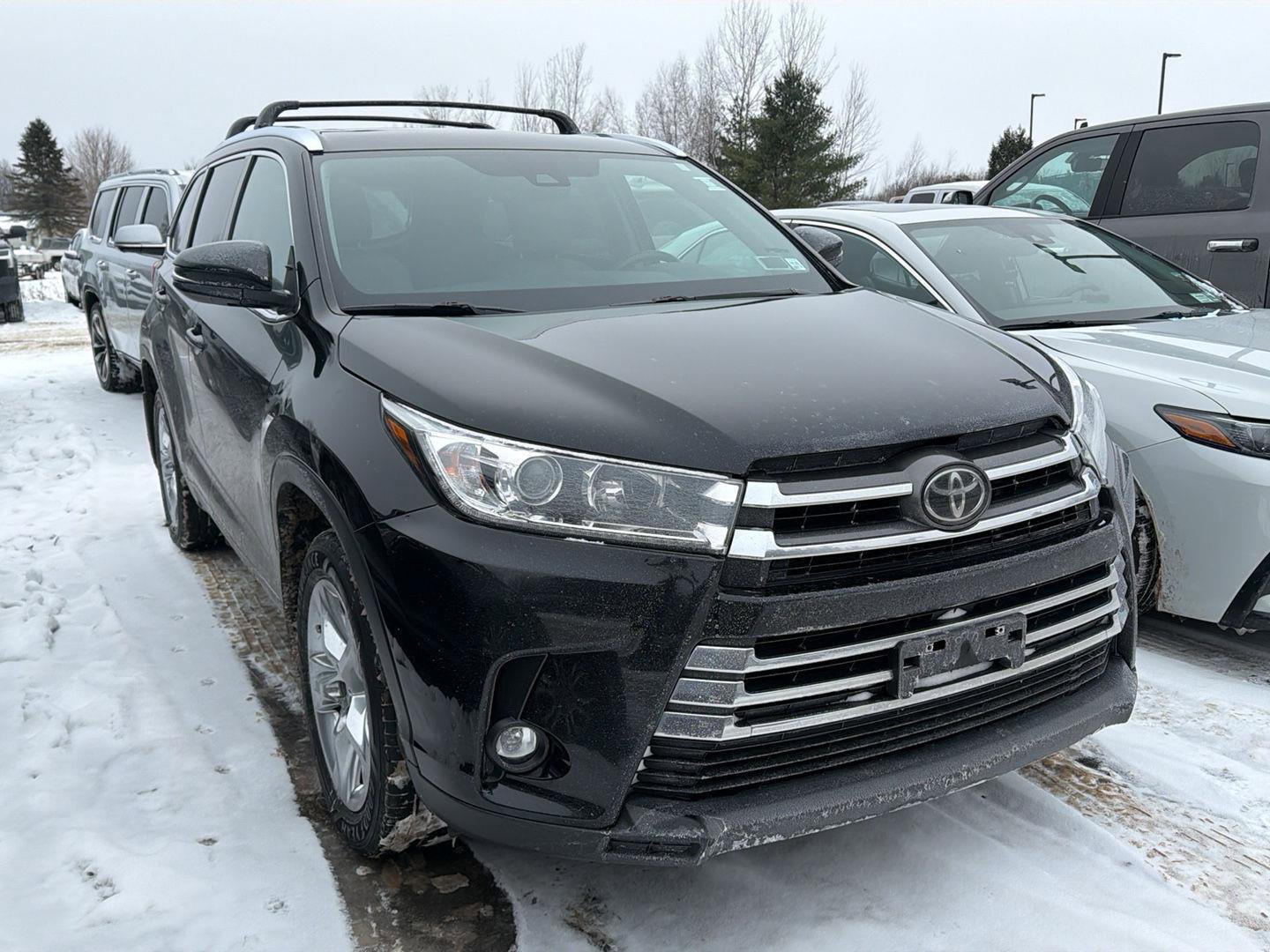 Used 2019 Toyota Highlander Limited image 3