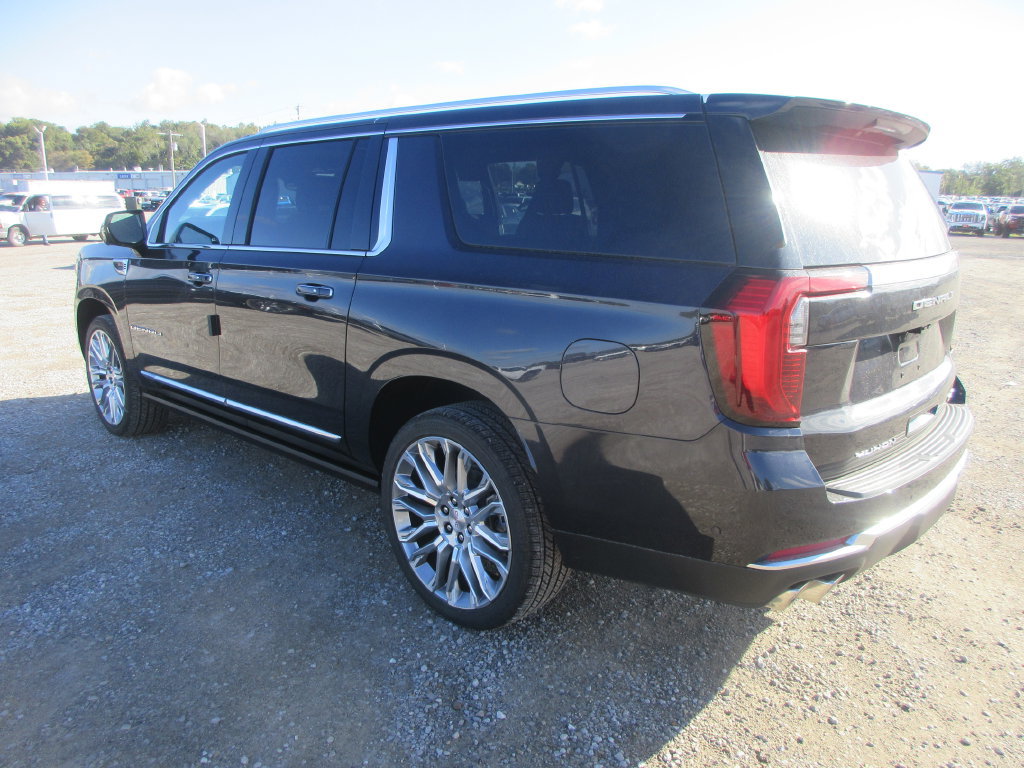 New 2027 GMC Yukon XL Denali w/ Denali Reserve Package AWD/4WD image 6