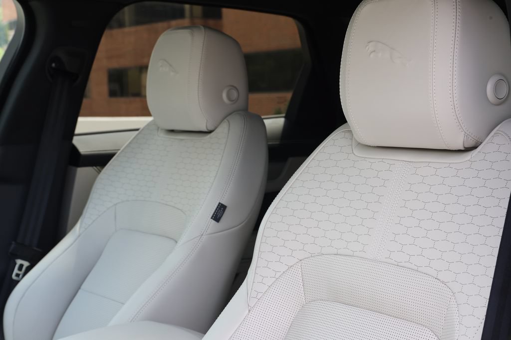 Certified 2026 Jaguar F-PACE R-Dynamic S AWD/4WD image 13