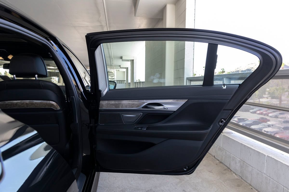 Used 2020 BMW 740i w/ M Sport Package RWD image 24