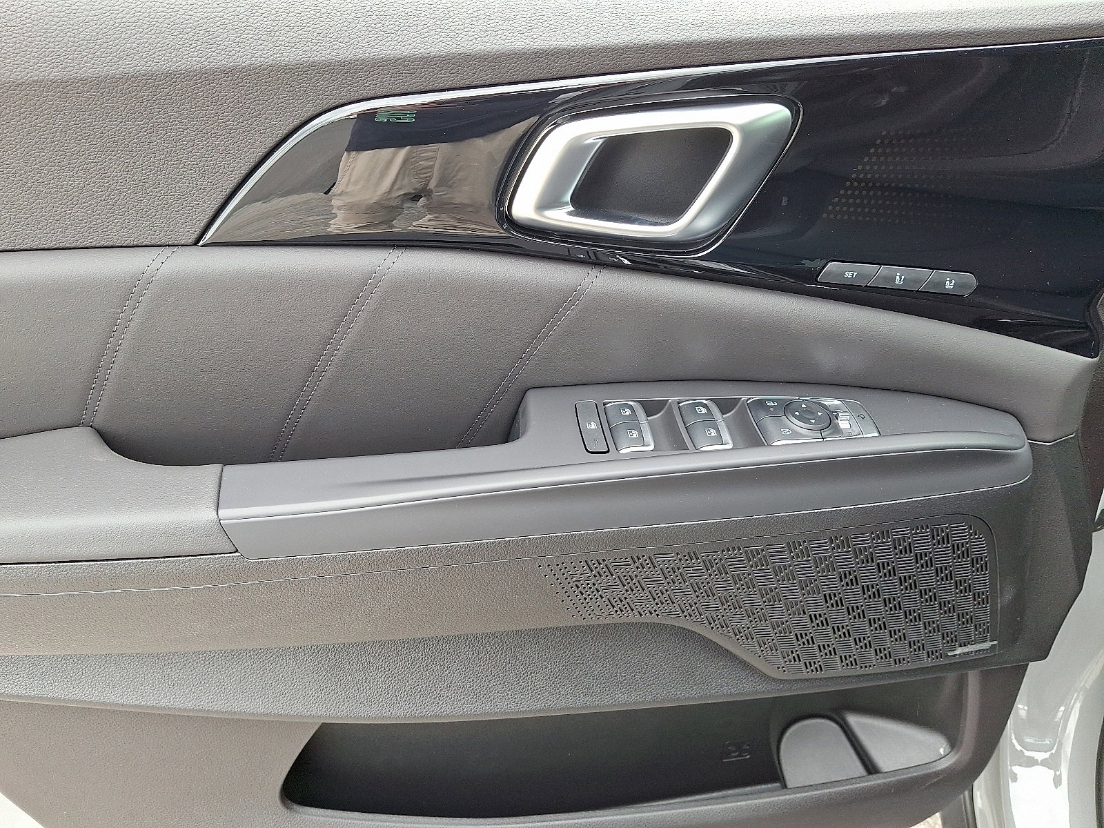 New 2025 Kia Carnival SX Prestige image 11