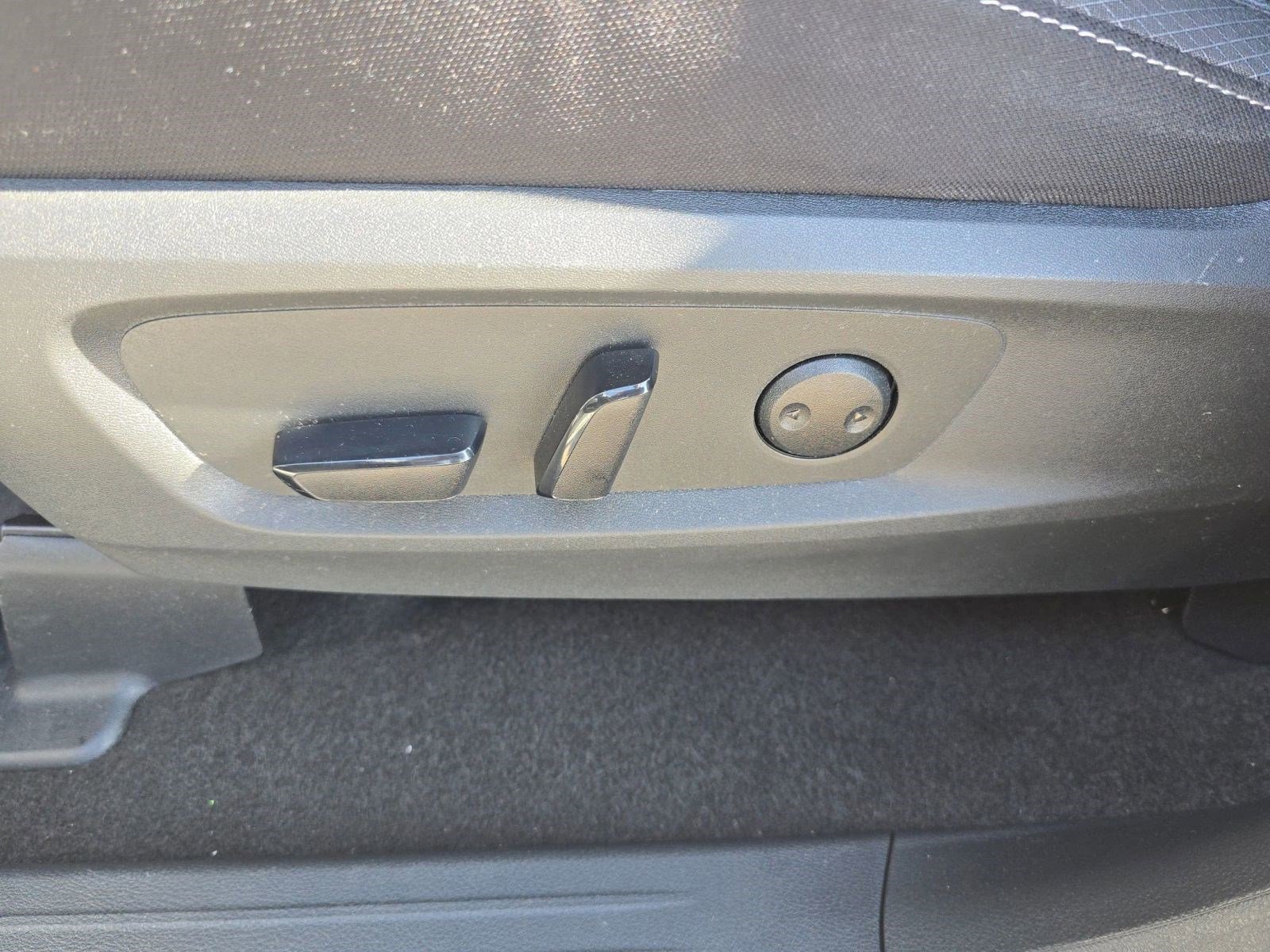 Used 2024 Nissan Pathfinder SV w/ SV Premium Package image 13