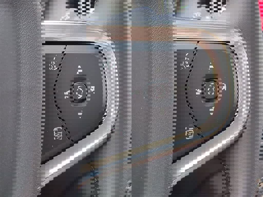 New 2026 Volvo XC40 B5 Core w/ Protection Package Premier image 24