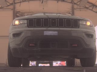 Used 2021 Jeep Grand Cherokee Trailhawk w/ Trailhawk Luxury Group AWD/4WD image 2