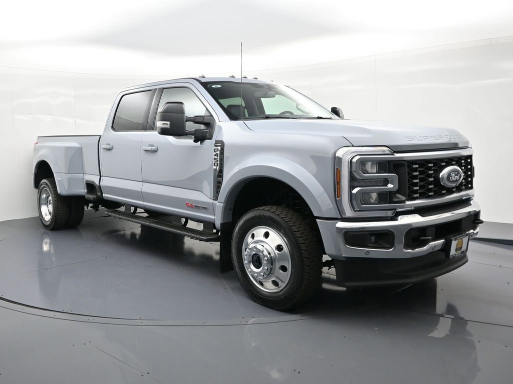 New 2026 Ford F450 Lariat w/ Lariat Premium Package image 4
