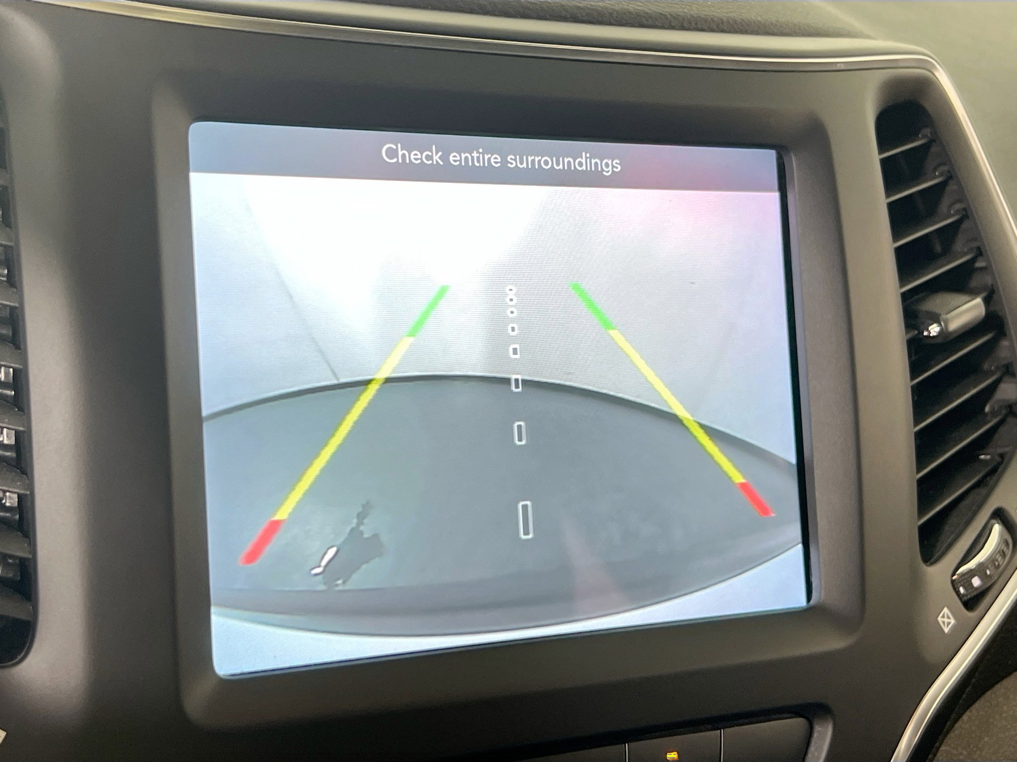 Used 2022 Jeep Cherokee Latitude image 13