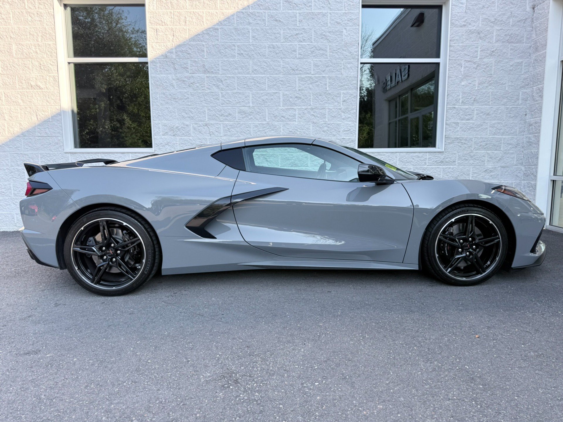 Used 2024 Chevrolet Corvette Stingray Preferred Cpe w/ Z51 Performance Package RWD image 28