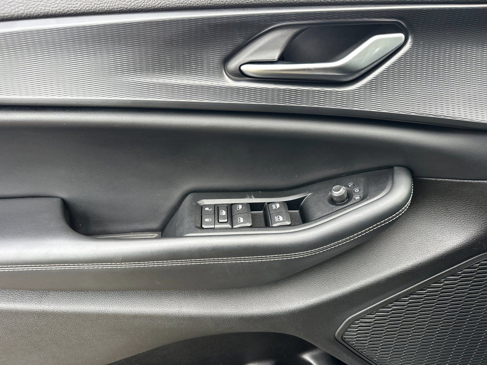 Used 2023 Jeep Grand Cherokee Altitude image 10