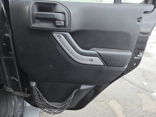 Used 2013 Jeep Wrangler Unlimited Sahara image 23