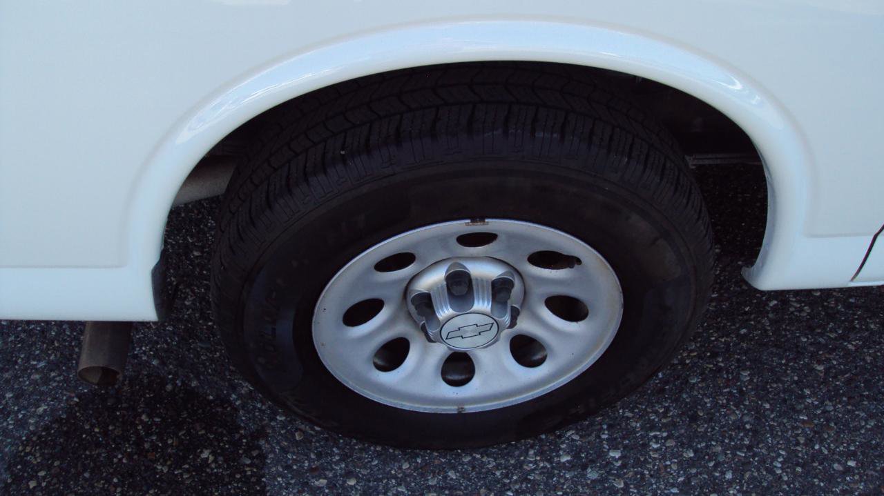 Used 2014 Chevrolet Express 1500 AWD image 35