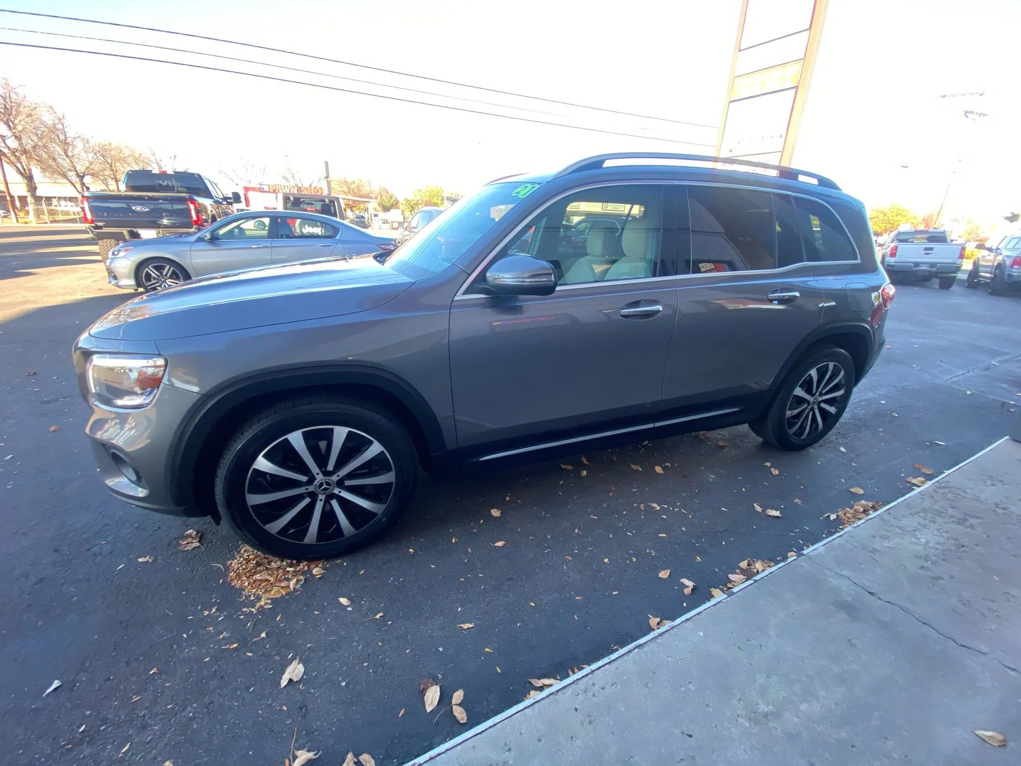 Used 2021 Mercedes-Benz GLB 250 4MATIC image 5