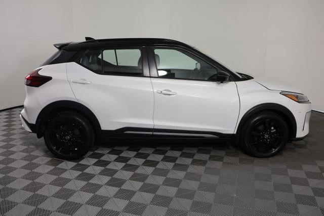 Used 2023 Nissan Kicks SR w/ SR Premium Package image 9