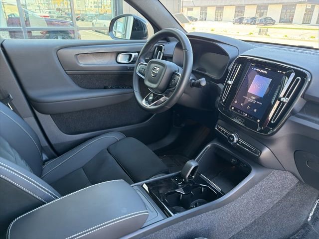 Used 2024 Volvo C40 P8 Recharge Ultimate w/ Protection Package Premier image 13