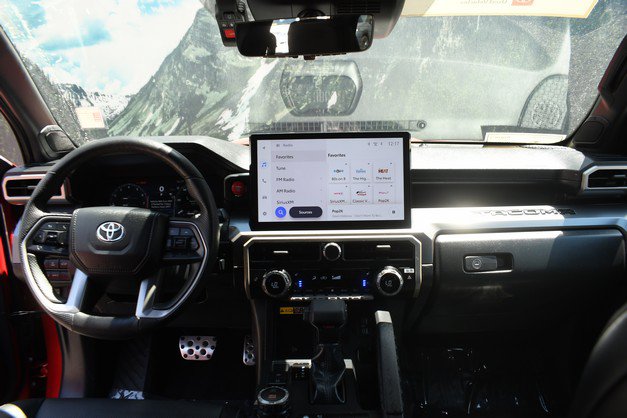 Certified 2024 Toyota Tacoma TRD Sport w/ TRD Sport Premium Package AWD/4WD image 18
