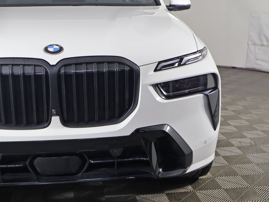 Used 2024 BMW X7 xDrive40i w/ M Sport Package AWD/4WD image 16