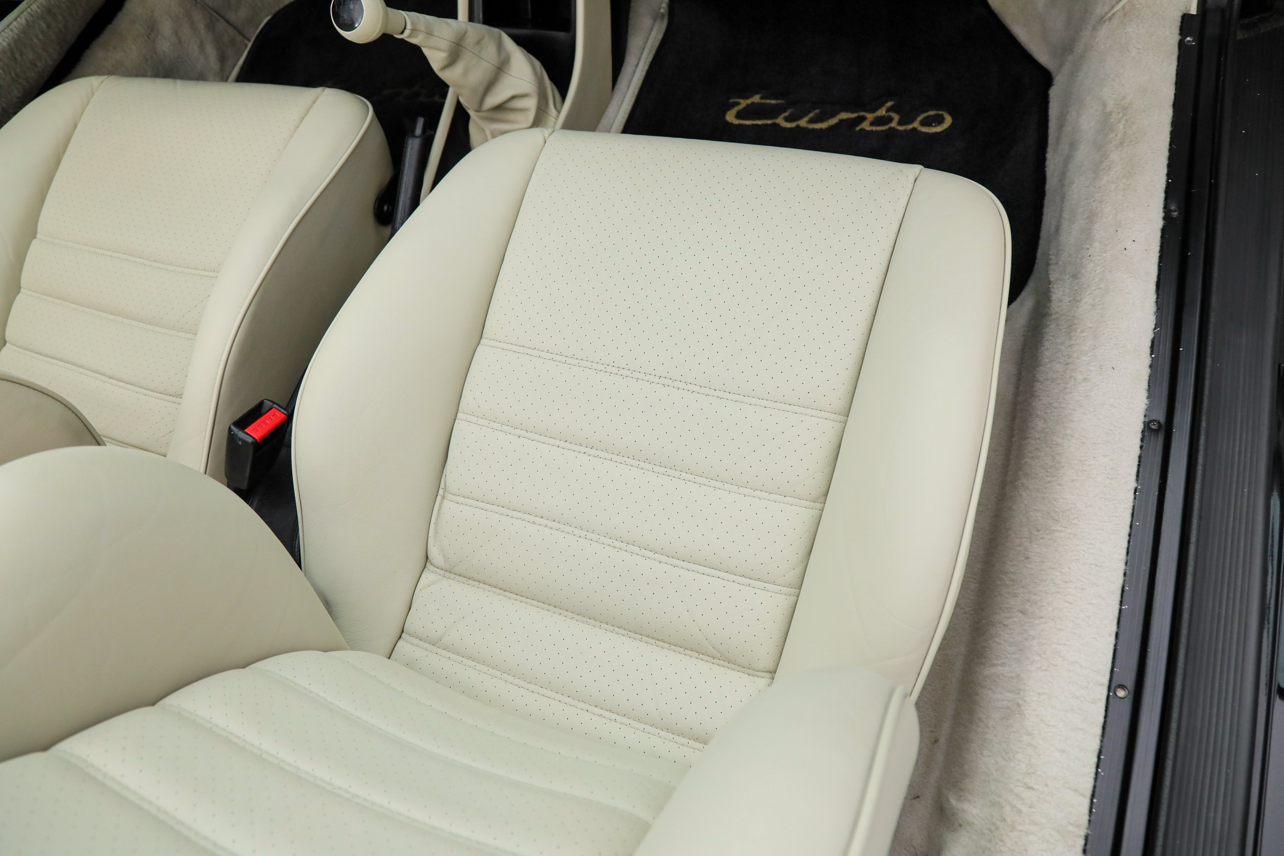 Used 1989 Porsche 911 Turbo Targa RWD image 40