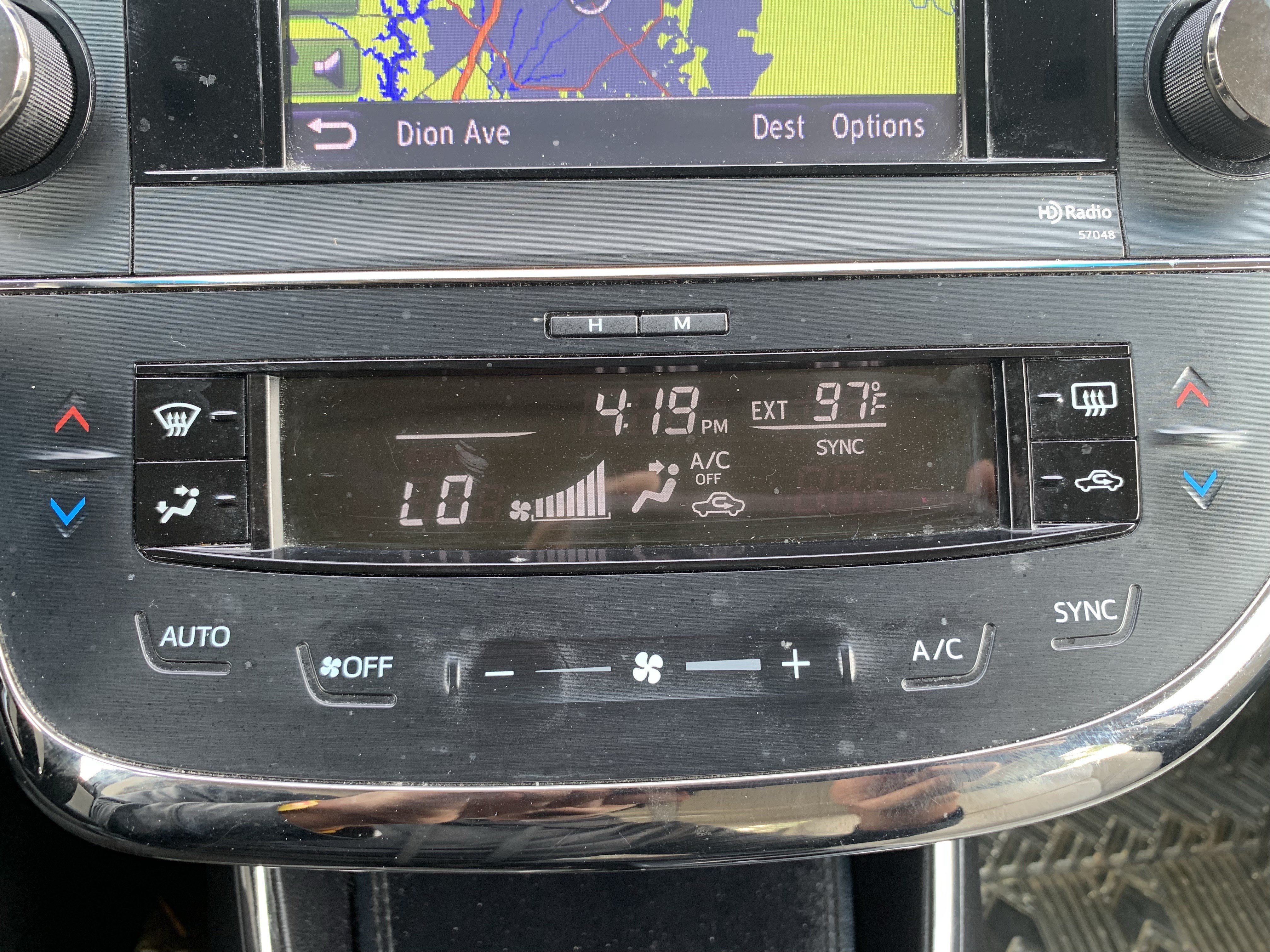 Used 2013 Toyota Avalon XLE Touring FWD image 25