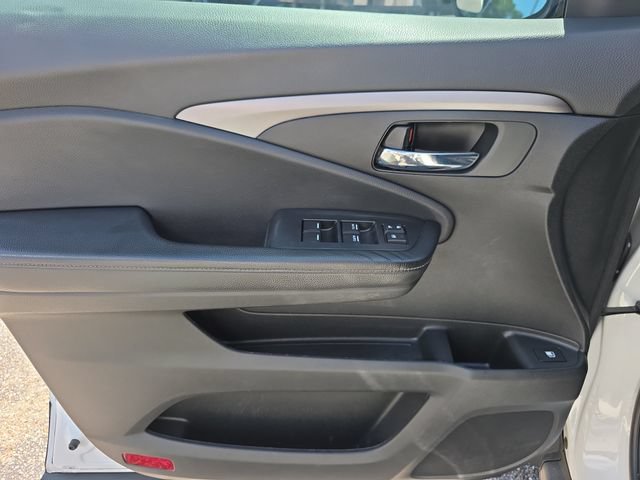 Used 2020 Honda Ridgeline RTL image 17