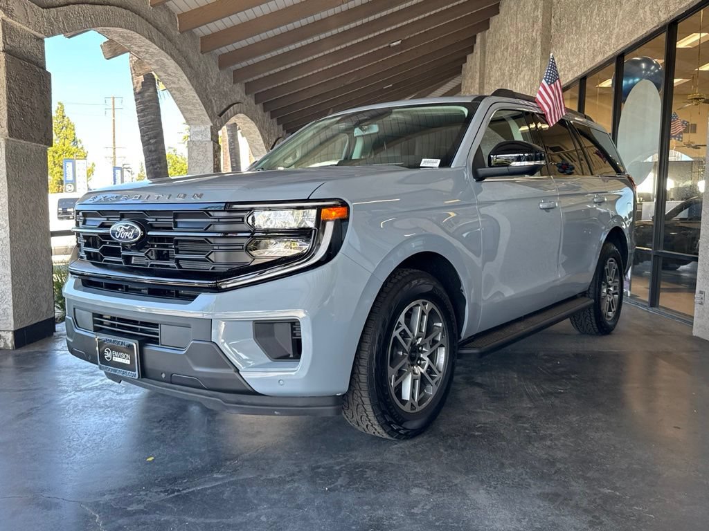 New 2026 Ford Expedition Active AWD/4WD image 4
