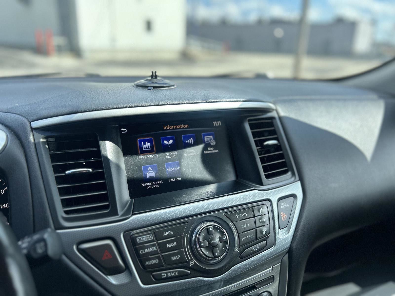 Used 2019 Nissan Pathfinder SL AWD/4WD image 23