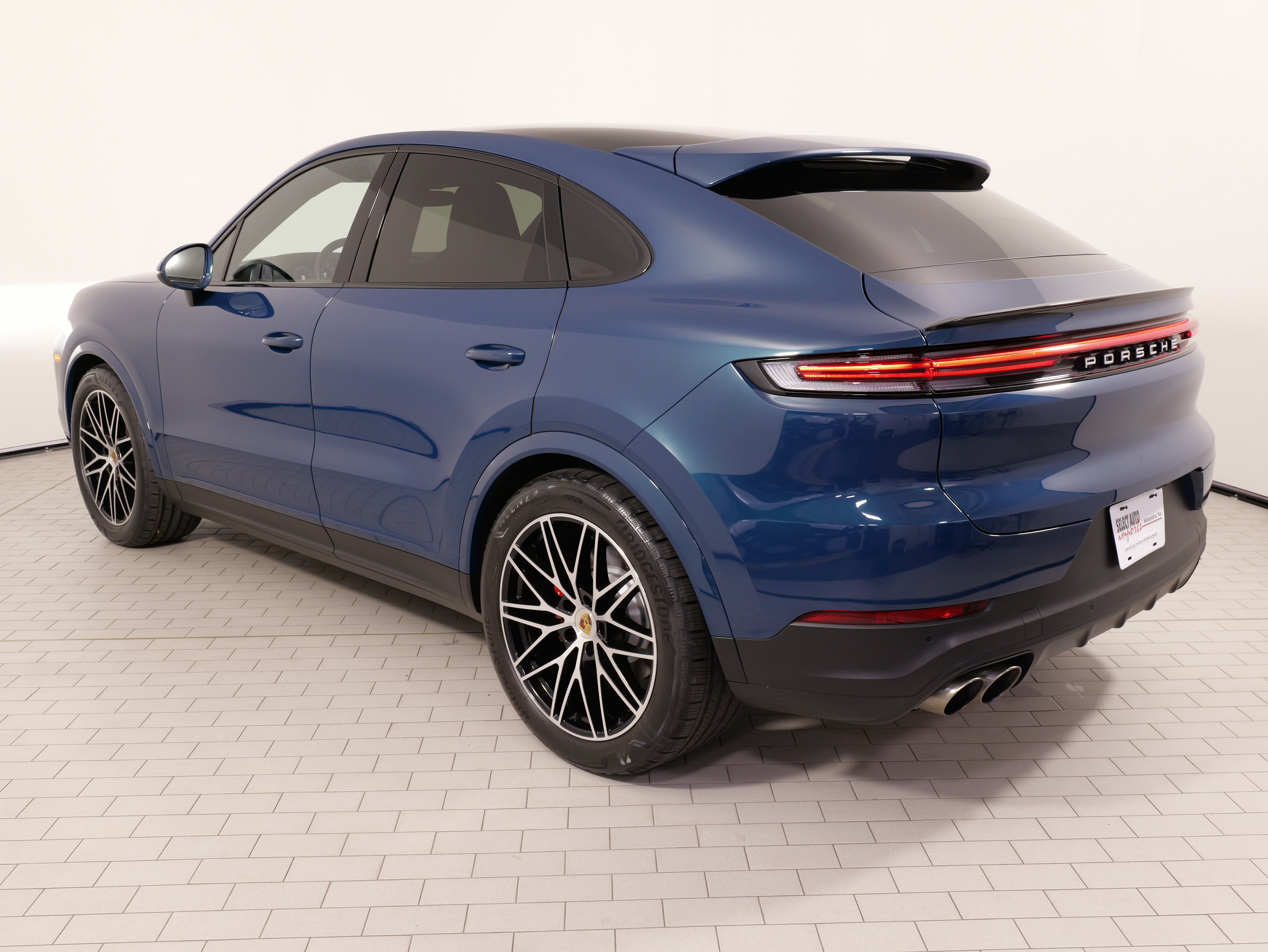 Used 2024 Porsche Cayenne S AWD/4WD image 15