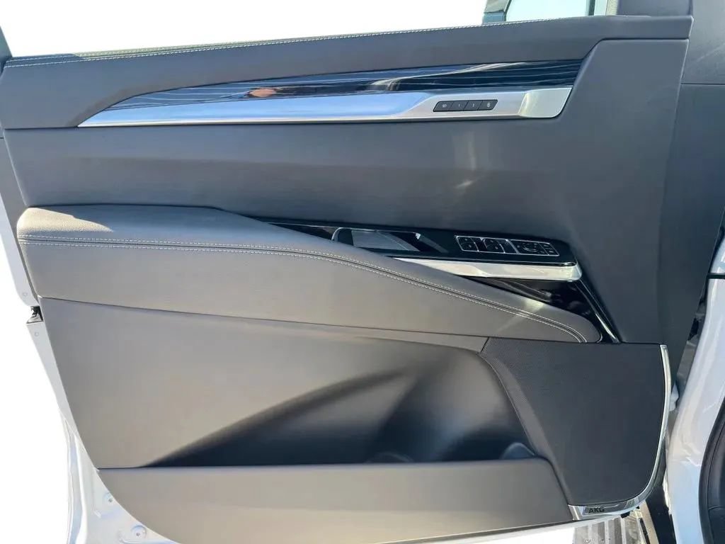 New 2026 Cadillac Escalade ESV Sport w/ Touring Package AWD/4WD image 12