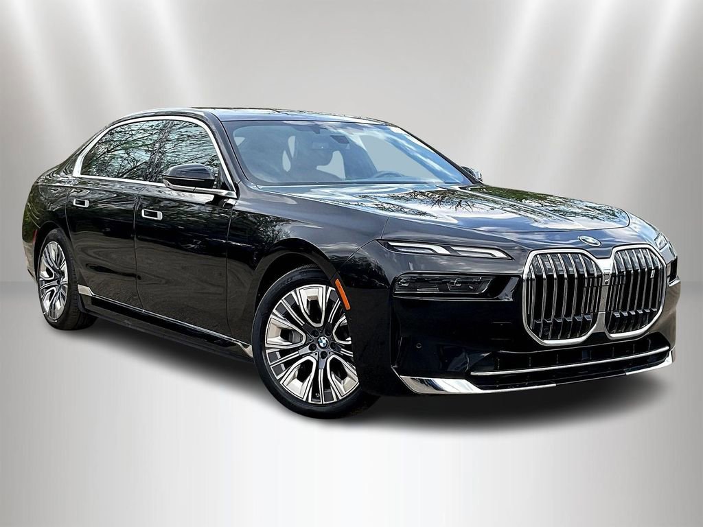 Used 2023 BMW i7 xDrive60 AWD/4WD image 3