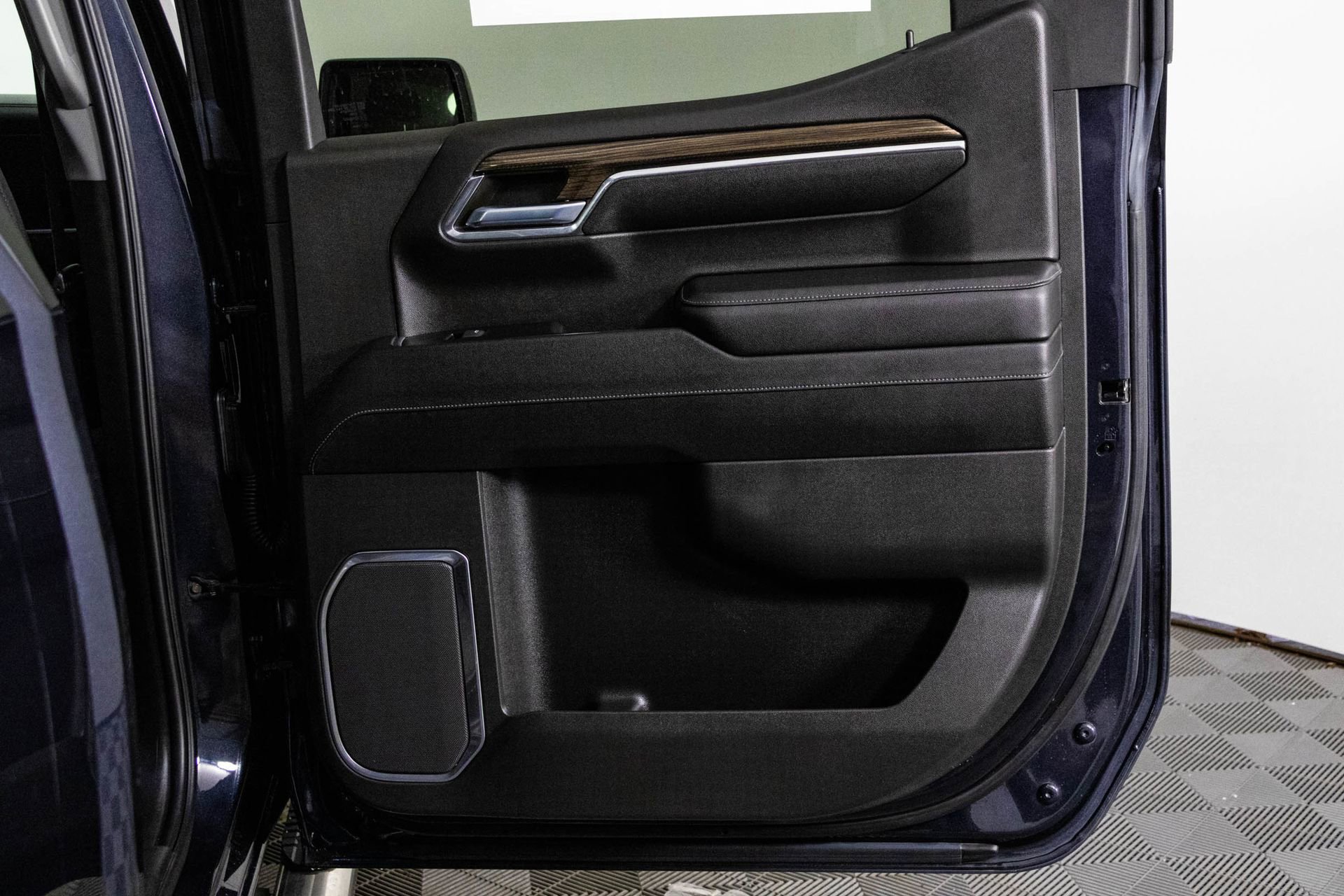 Used 2023 Chevrolet Silverado 1500 RST image 36