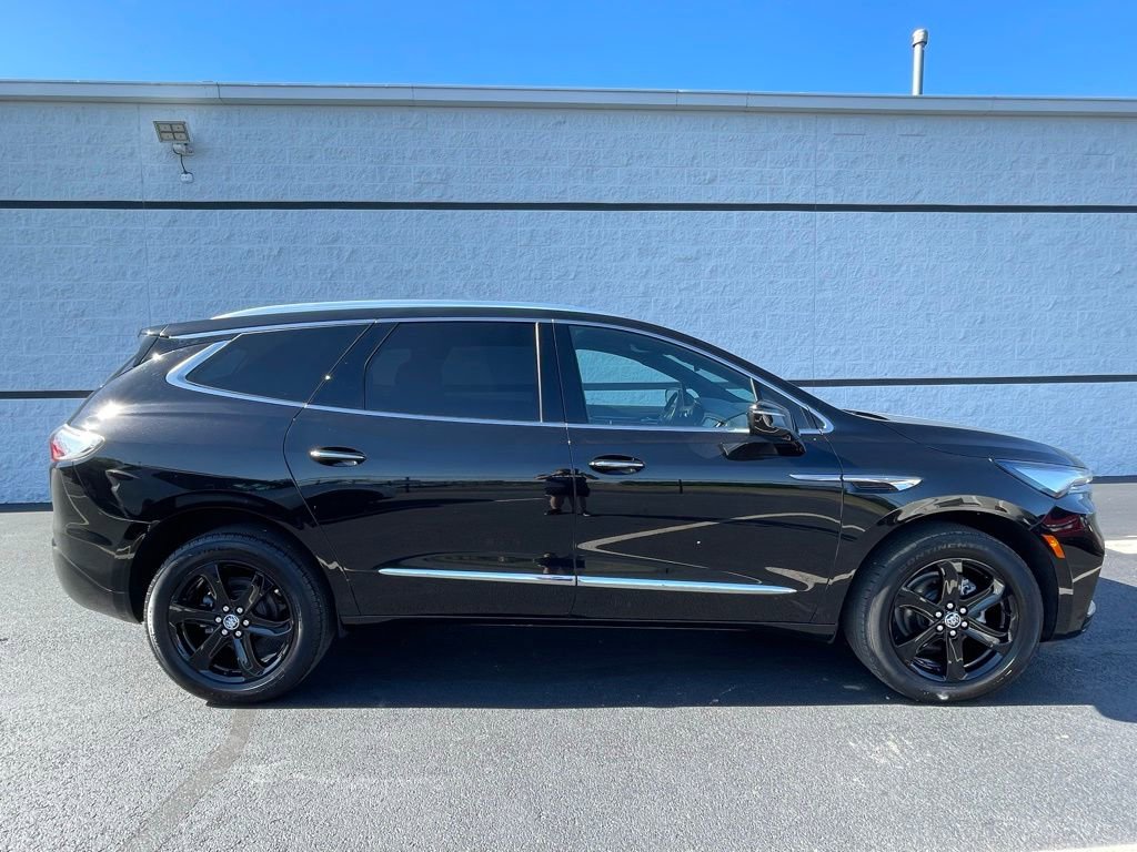 Used 2023 Buick Enclave Essence w/ Experience Buick Package FWD image 8