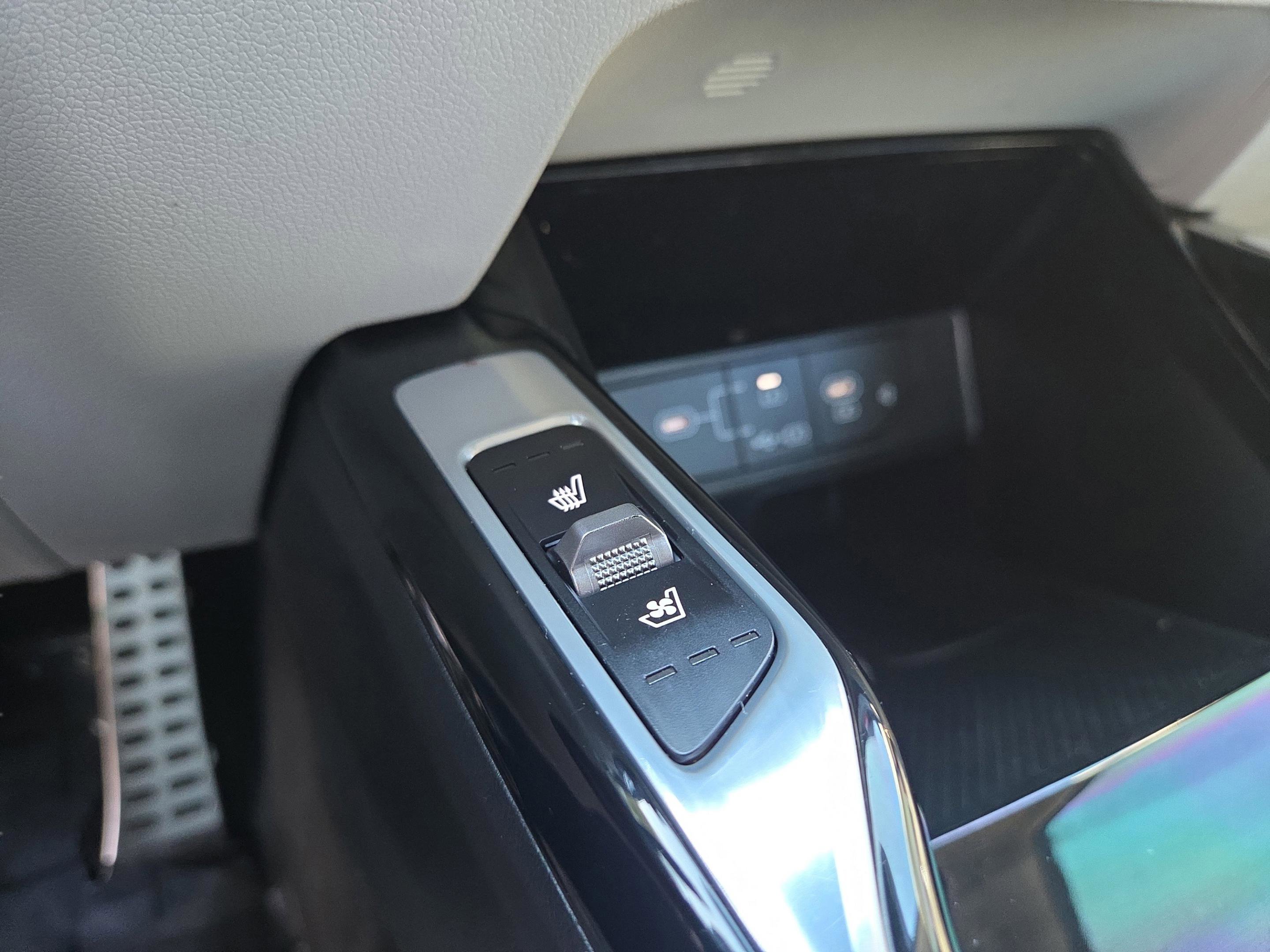 Used 2024 Kia Sorento SX image 42