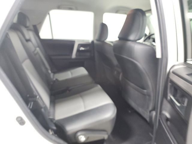 Used 2019 Toyota 4Runner SR5 Premium image 17