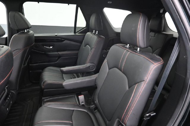 Certified 2025 Honda Pilot TrailSport image 25
