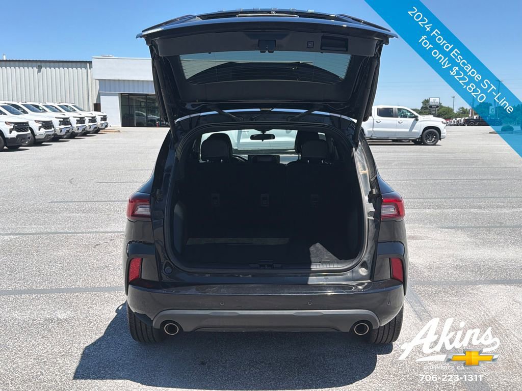 Used 2024 Ford Escape ST-Line w/ Tech Pack #1 FWD image 4