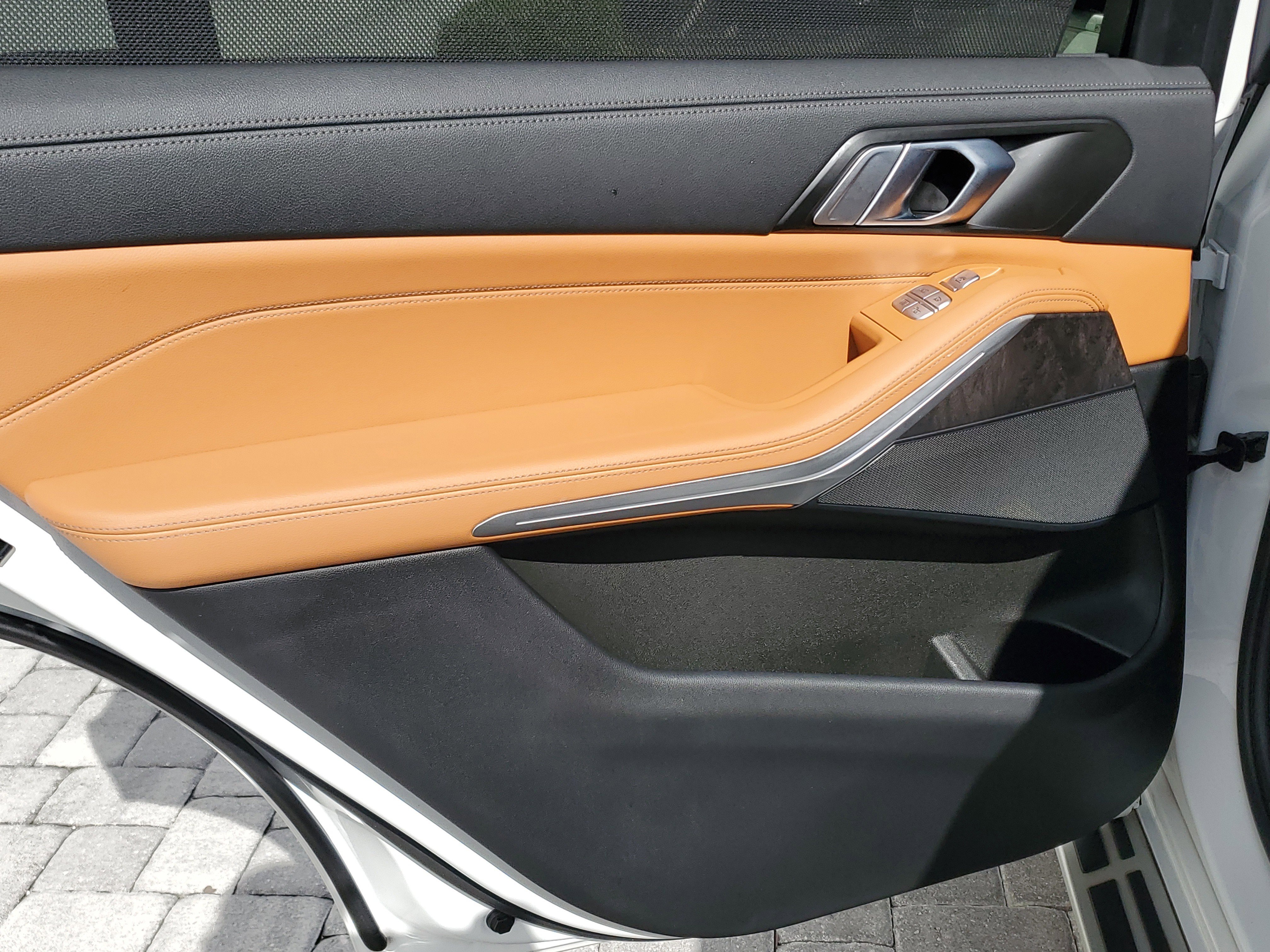 Used 2022 BMW X7 xDrive40i w/ Premium Package image 9