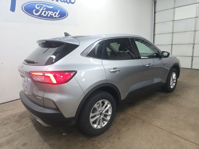Used 2022 Ford Escape SE image 9