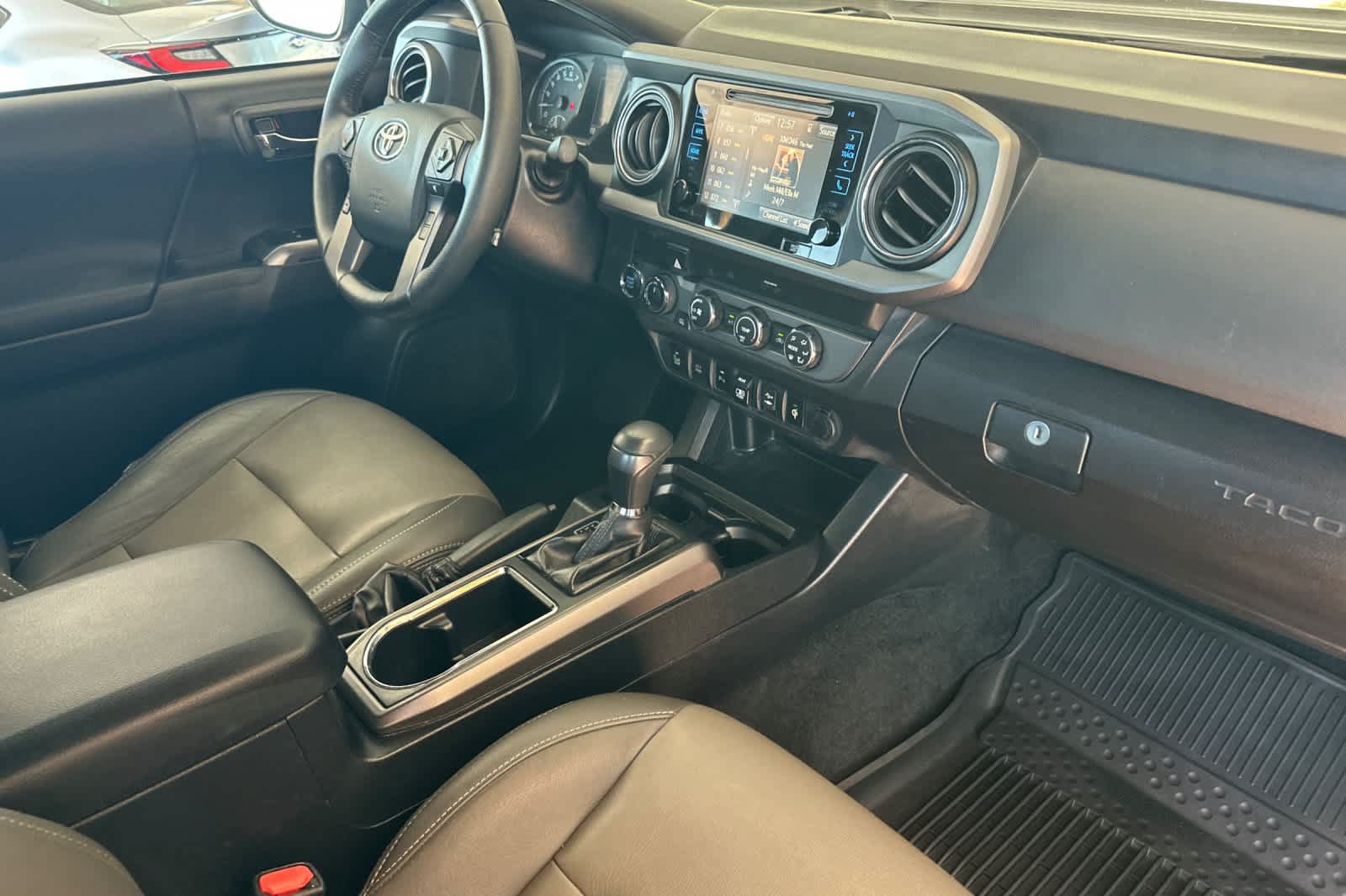 Used 2019 Toyota Tacoma TRD Sport w/ Technology Package AWD/4WD image 15